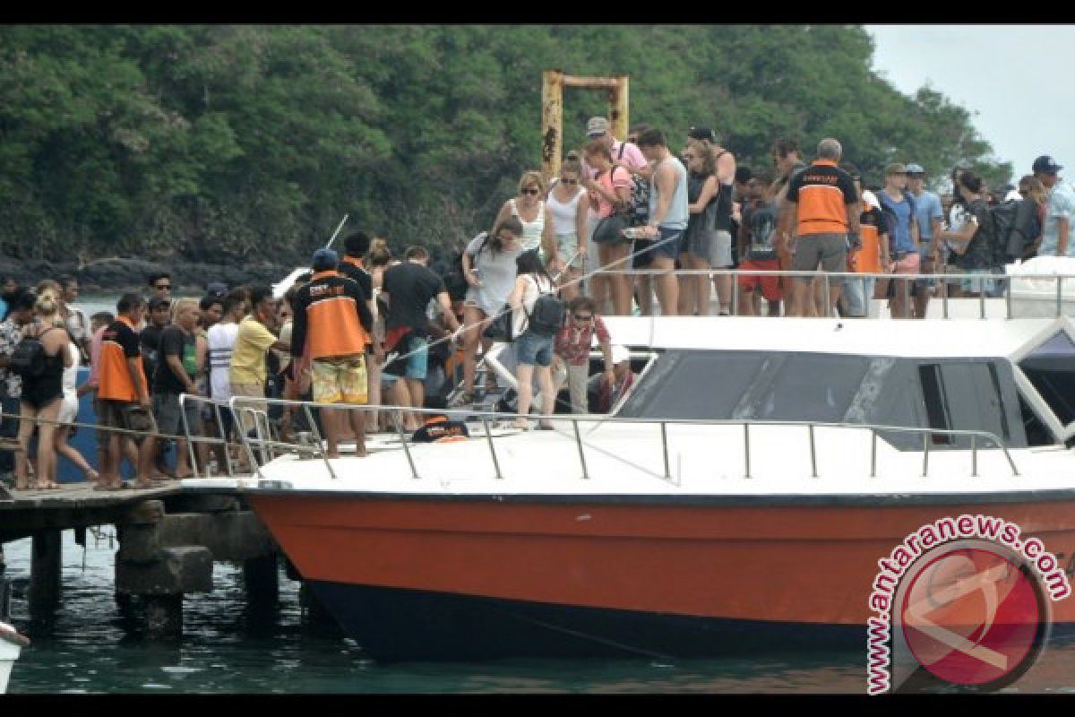 Penumpang angkutan laut dari Bali turun 15,44 persen