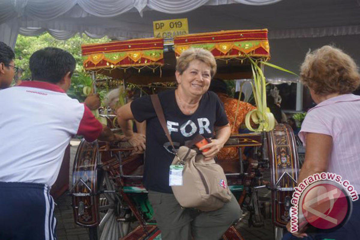 Wisman kunjungi Denpasar tertarik belajar budaya Bali