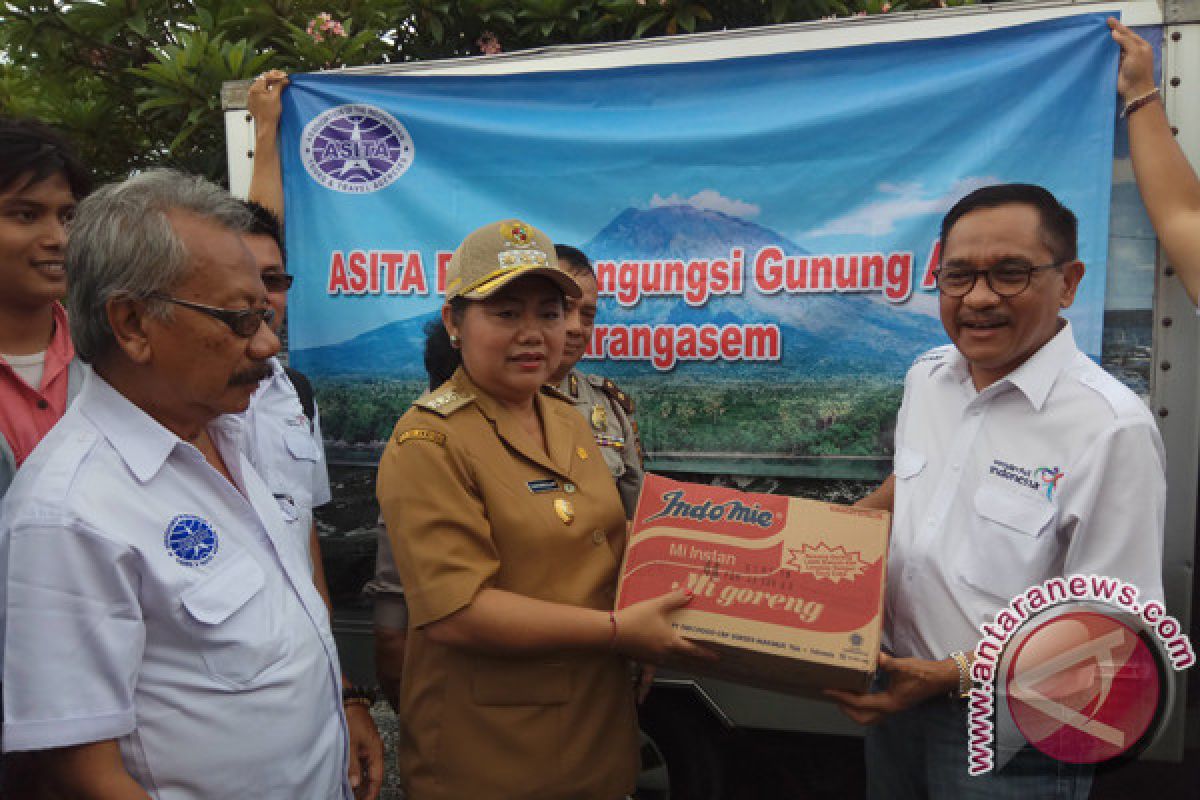DPP Asita Berikan Sumbangan Pengungsi Gunung Agung 