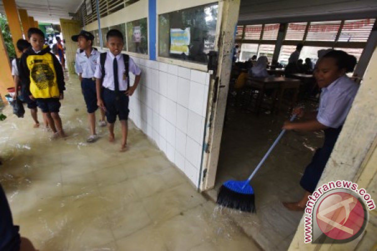 Pertamina MOR VII Bantu Korban Banjir Makassar