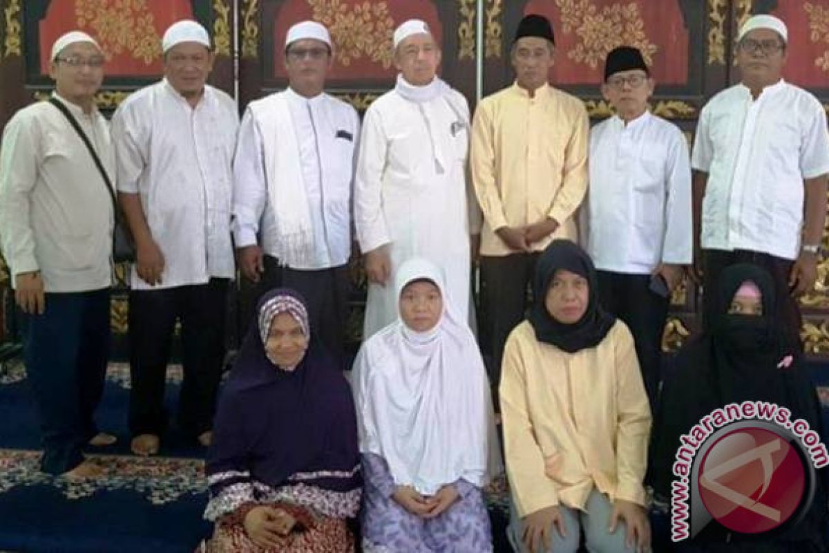 Travel Zamzam programkan umrah gratis ulama Palembang