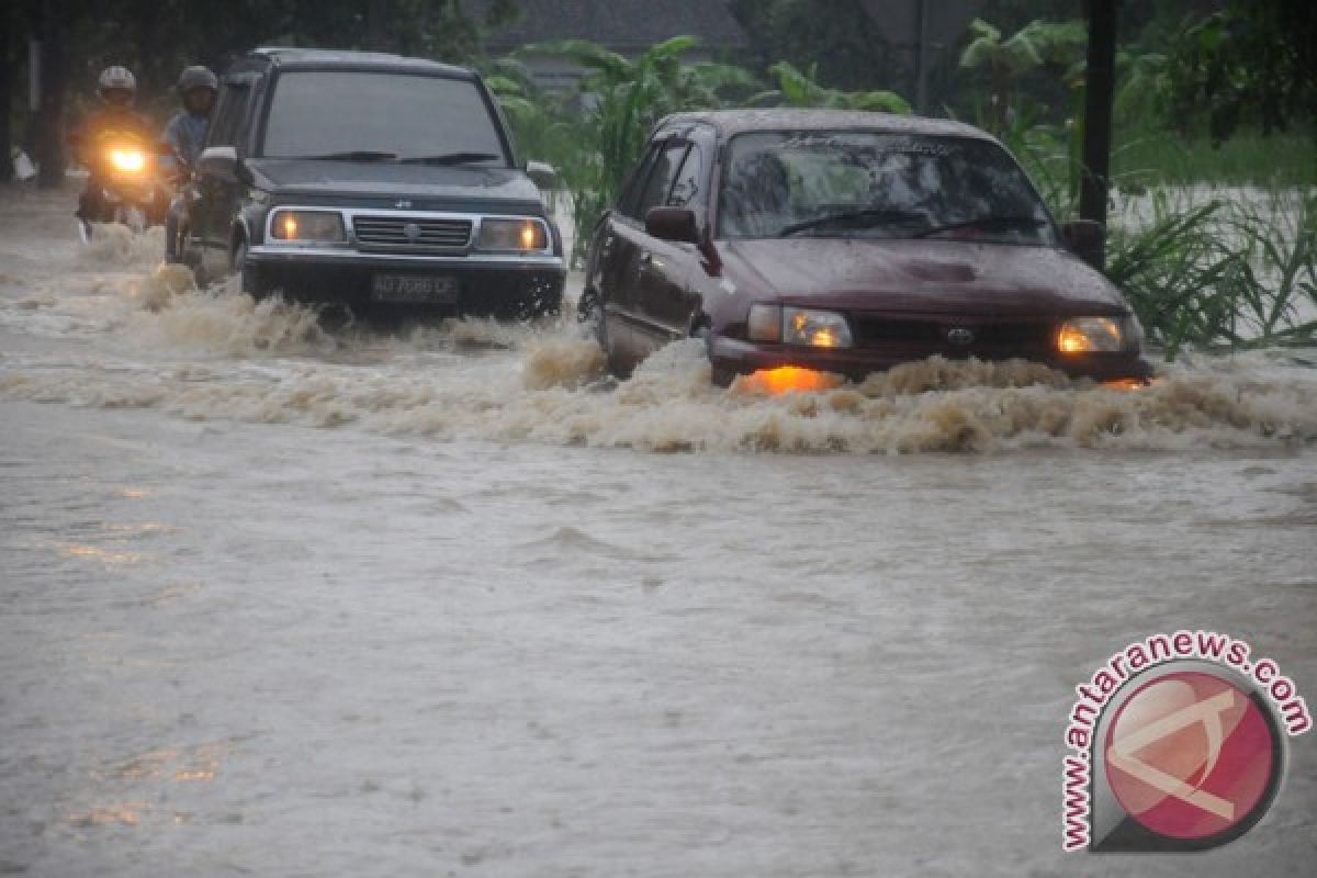 BBMKG: potensi banjir-longsor di Sumut masih tinggi