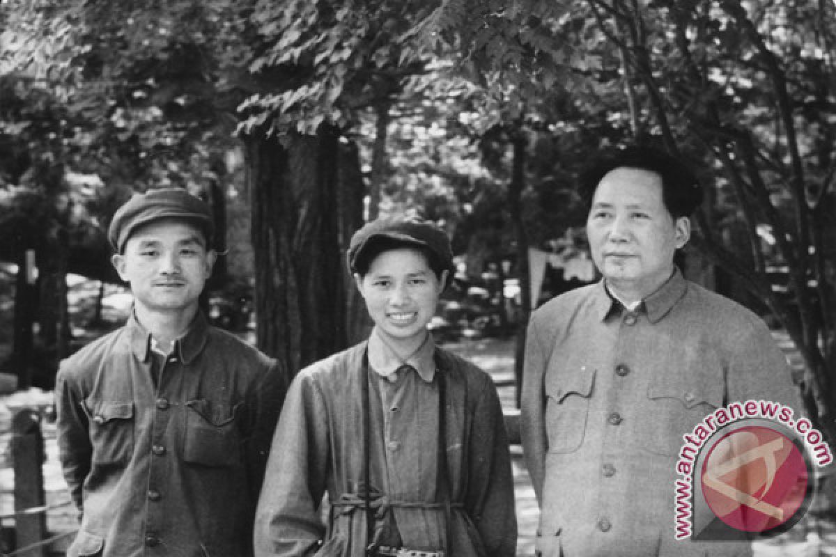 Hou Bo, Juru Foto Mao Zedong Mangkat di Usia 93
