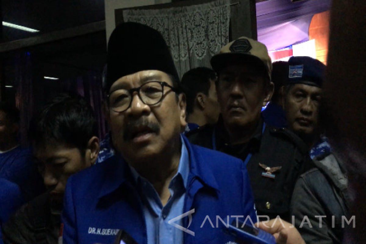 Soekarwo Minta DPC Demokrat se-Jatim Sukseskan Khofifah-Emil