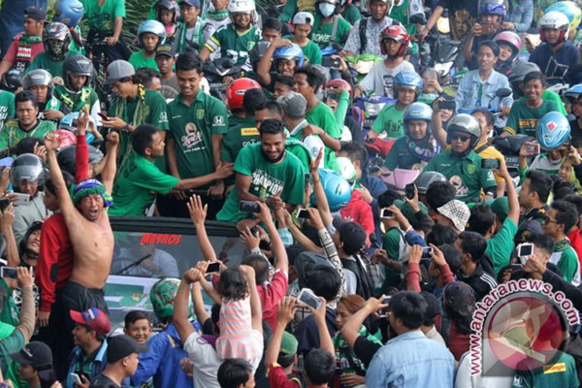 Persebaya perpanjang kontrak Irfan Jaya