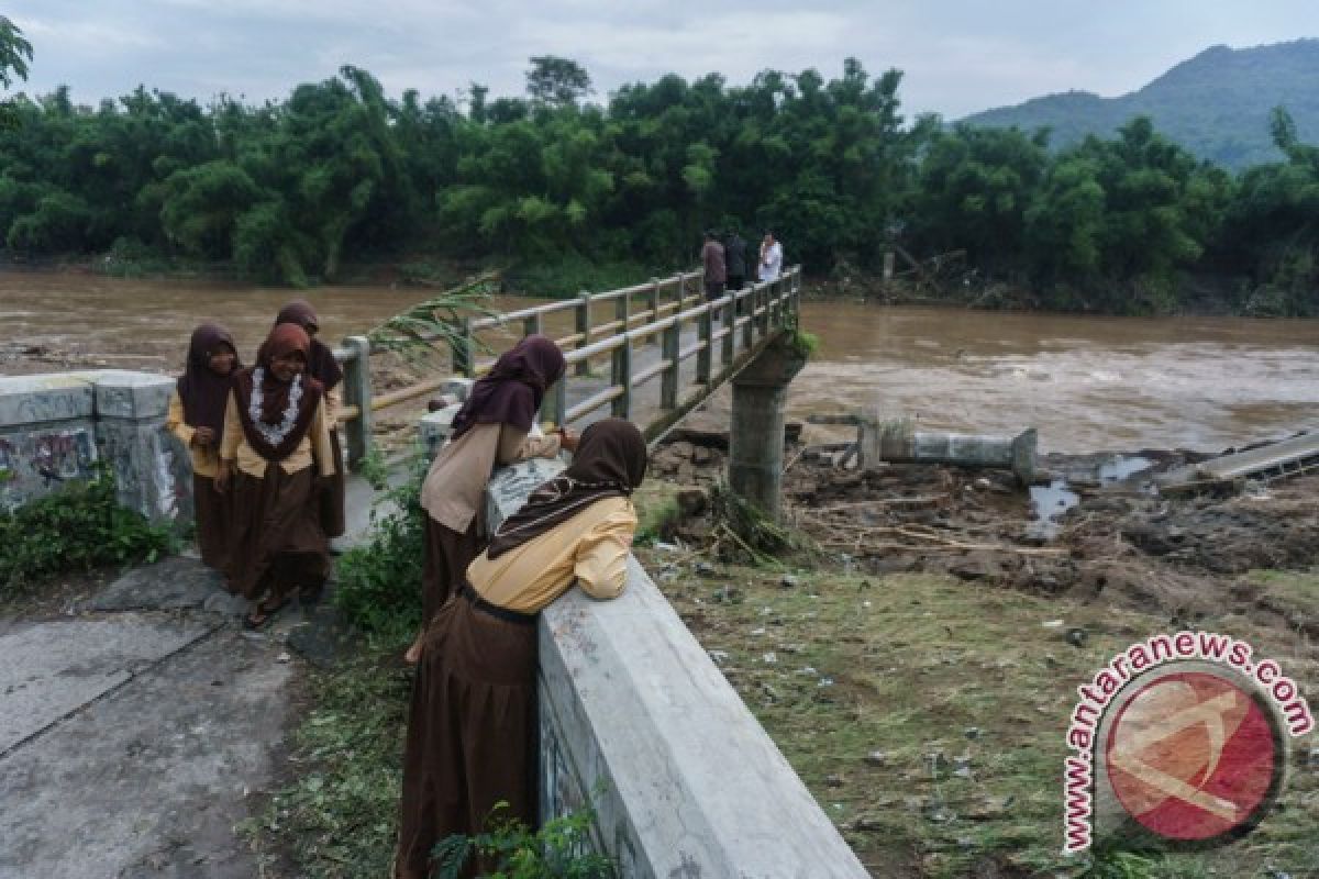 Pemkab Gunung Kidul: ada 11 jembatan rusak