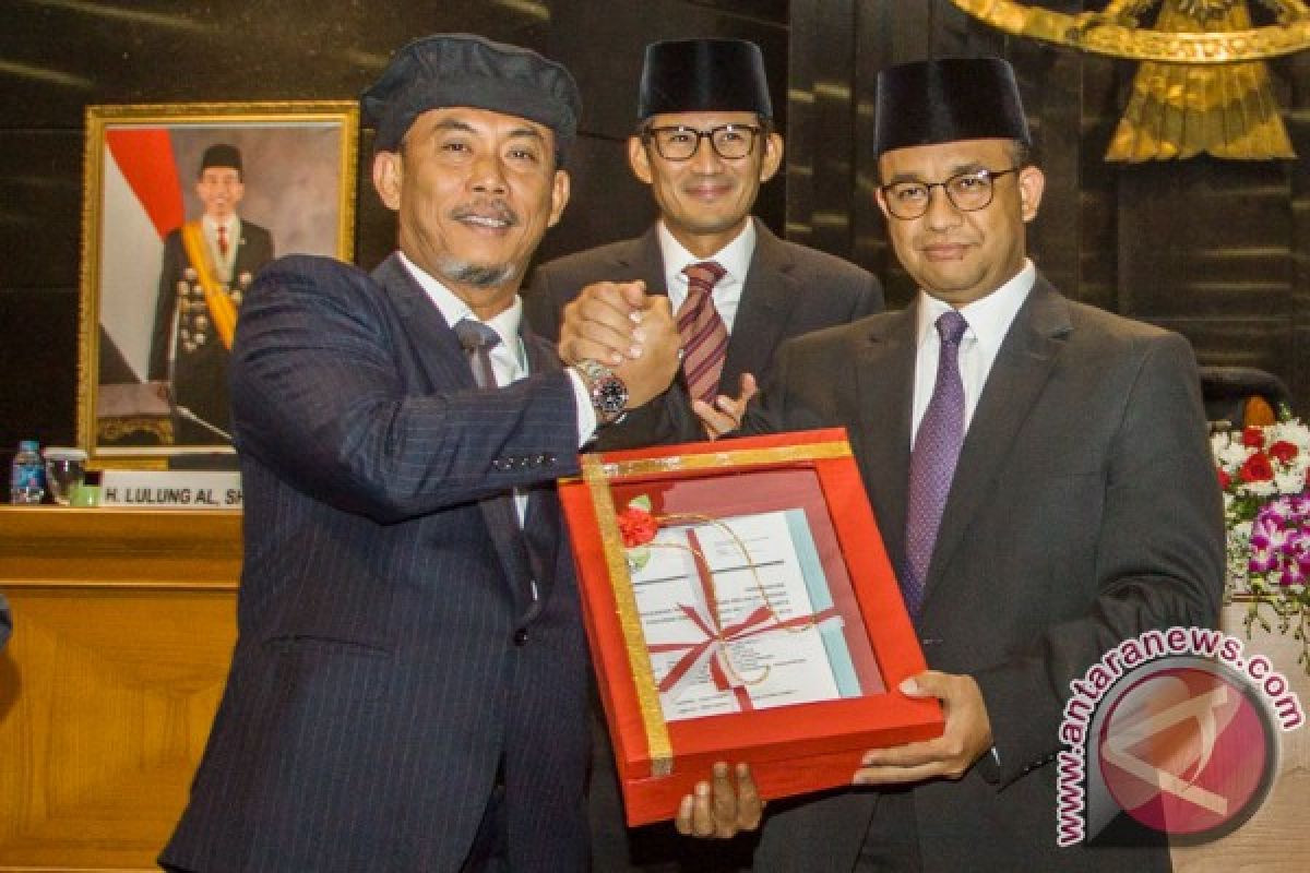 Pemprov DKI serahkan empat Raperda pada DPRD