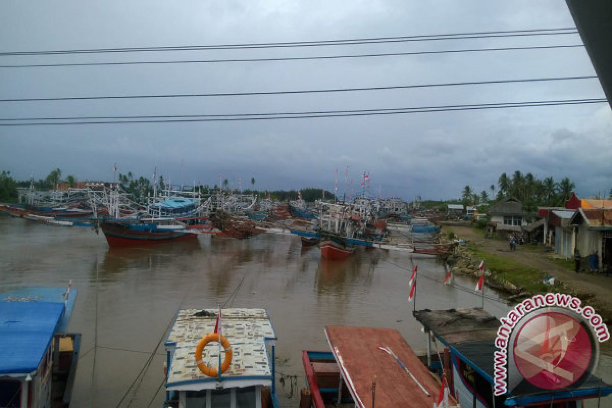 Ratusan Nelayan Pesisir Selatan Belum Menikmati Konversi Bahan Bakar