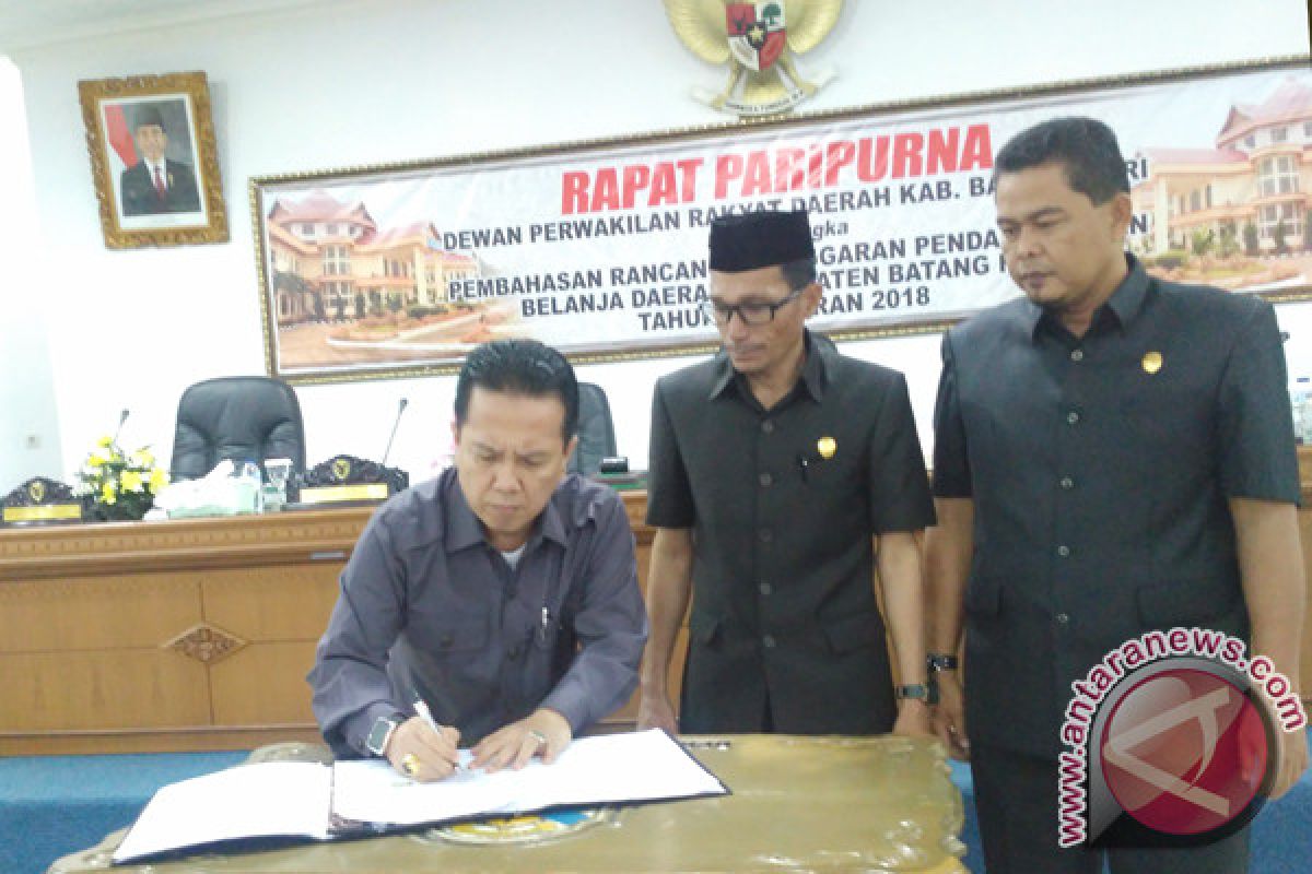 Pemkab dan DPRD Batanghari Teken RAPBD 2018