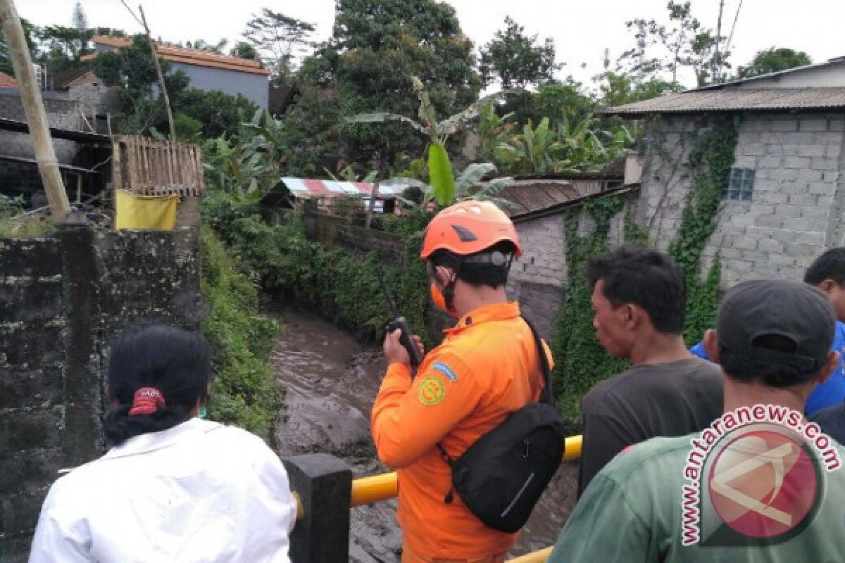 Tim SAR Minta Warga Hindari Aliran Lahar Hujan