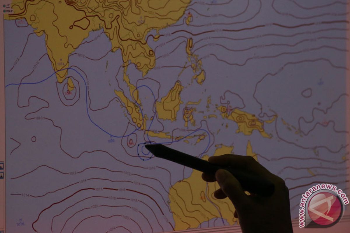 BMKG nyatakan bibit siklon di Laut Timor mulai melemah
