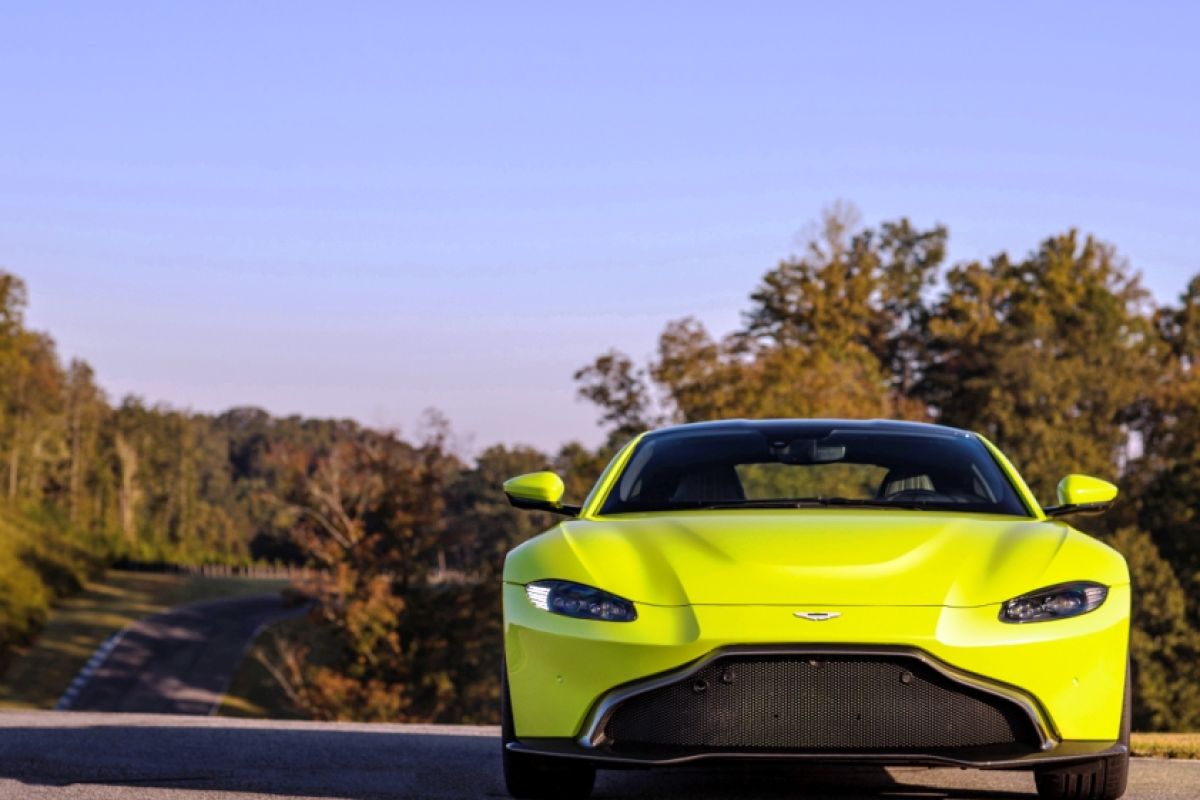 Aston Martin rilis New Vantage terbaru