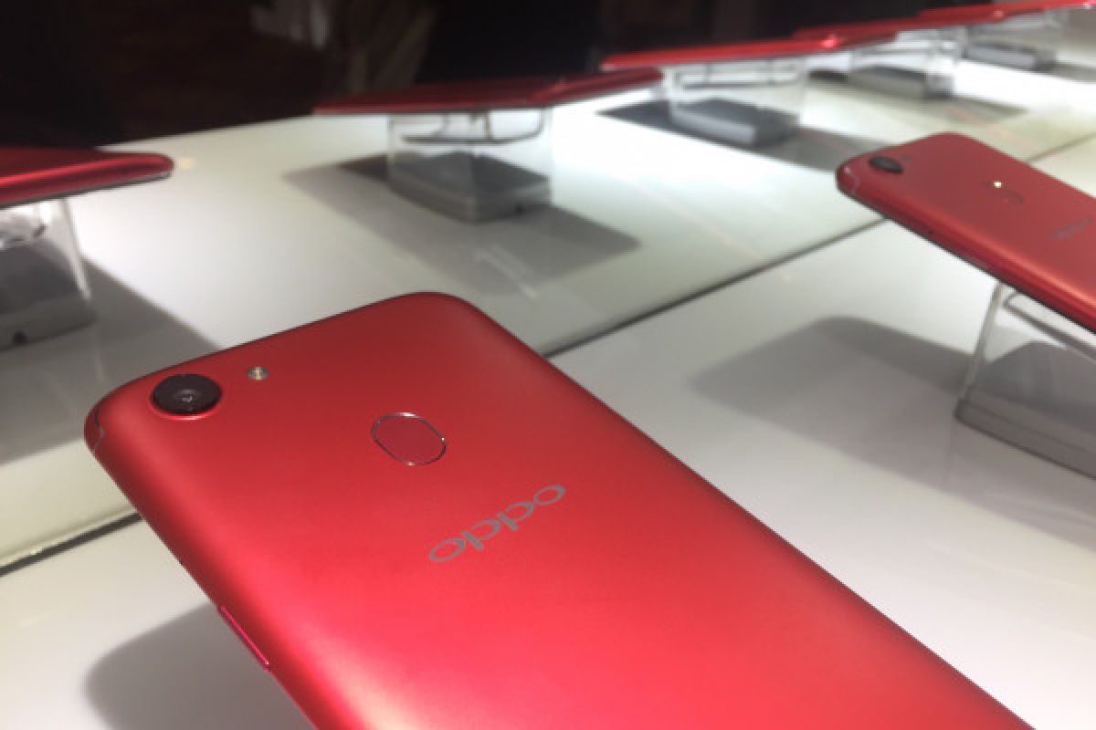 Oppo hadirkan F5 Red Edition di pasar Indonesia