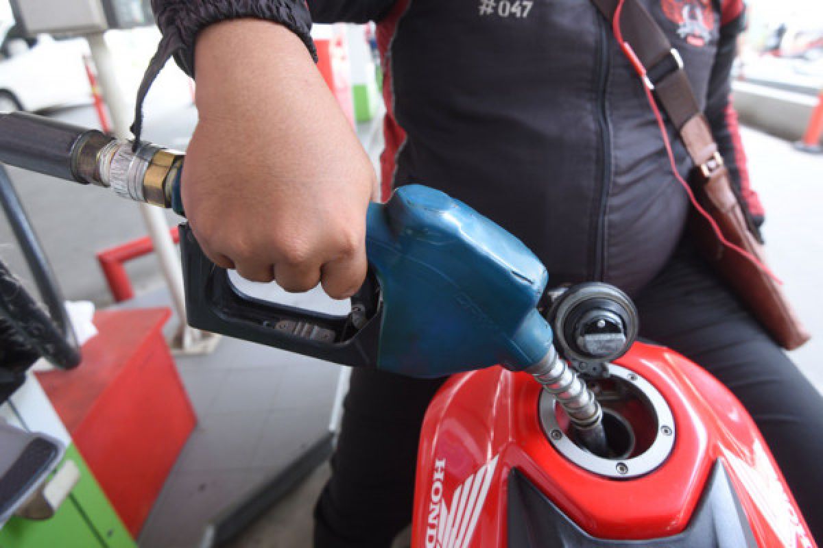Indef: harga premium seharusnya Rp8.925 per liter