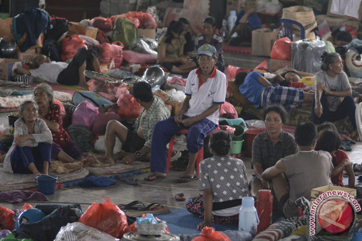 Pengungsi Gunung Agung laporkan pencurian di lokasi pengungsian ke polisi