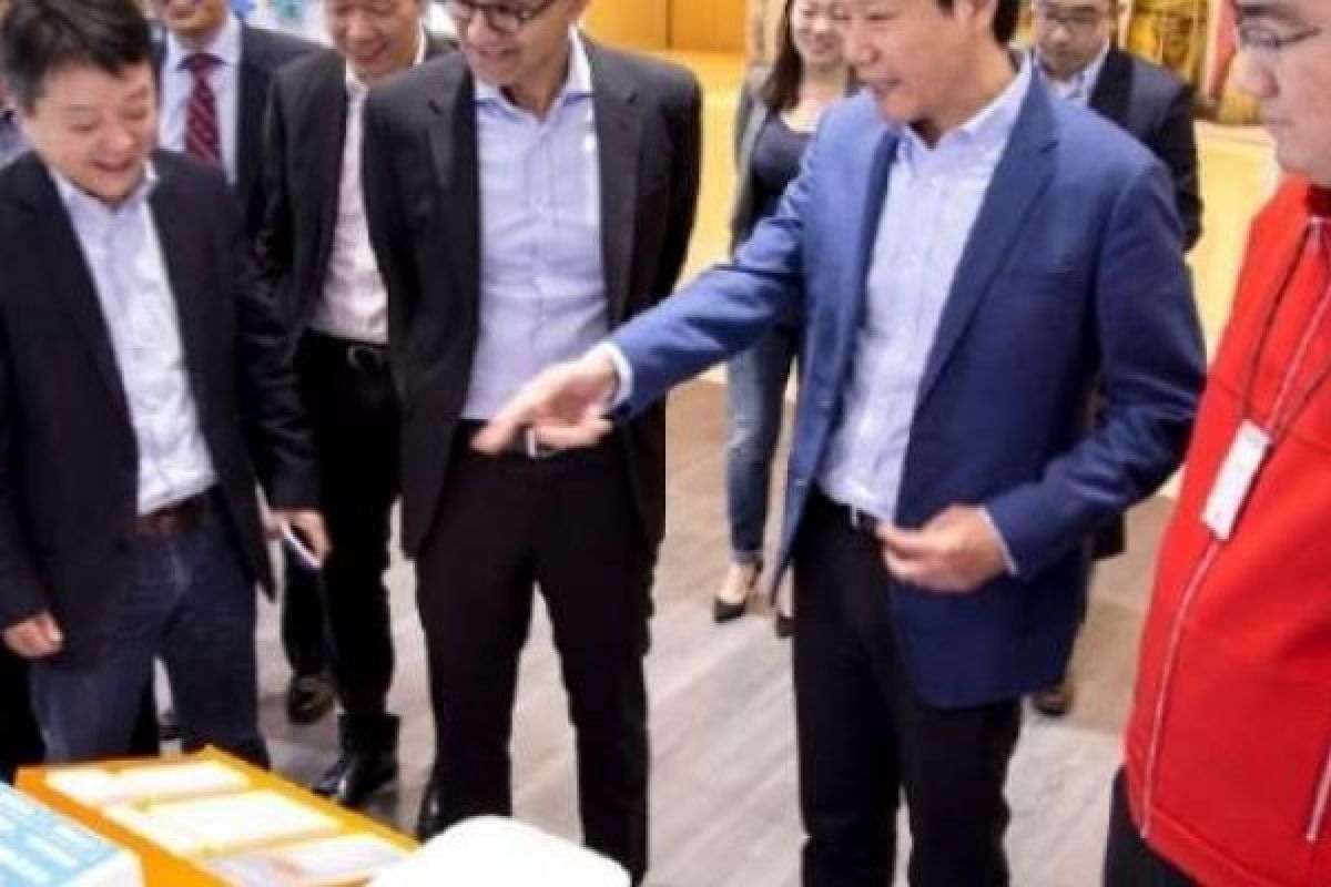 CEO Microsoft Sambangi Kantor Pusat Xiaomi Di Beijing