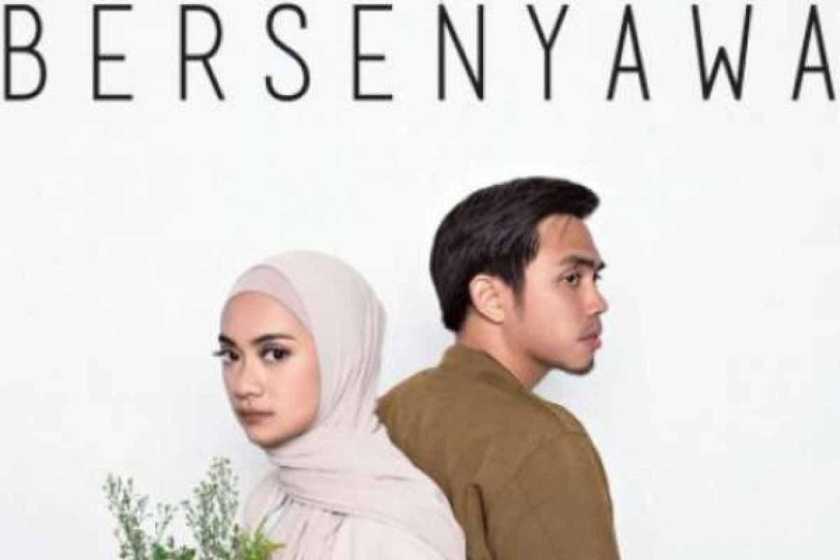 Duo Musik "Dengarkan Dia" Hadirkan Nuansa Baru Dalam Lagu Bersenyawa