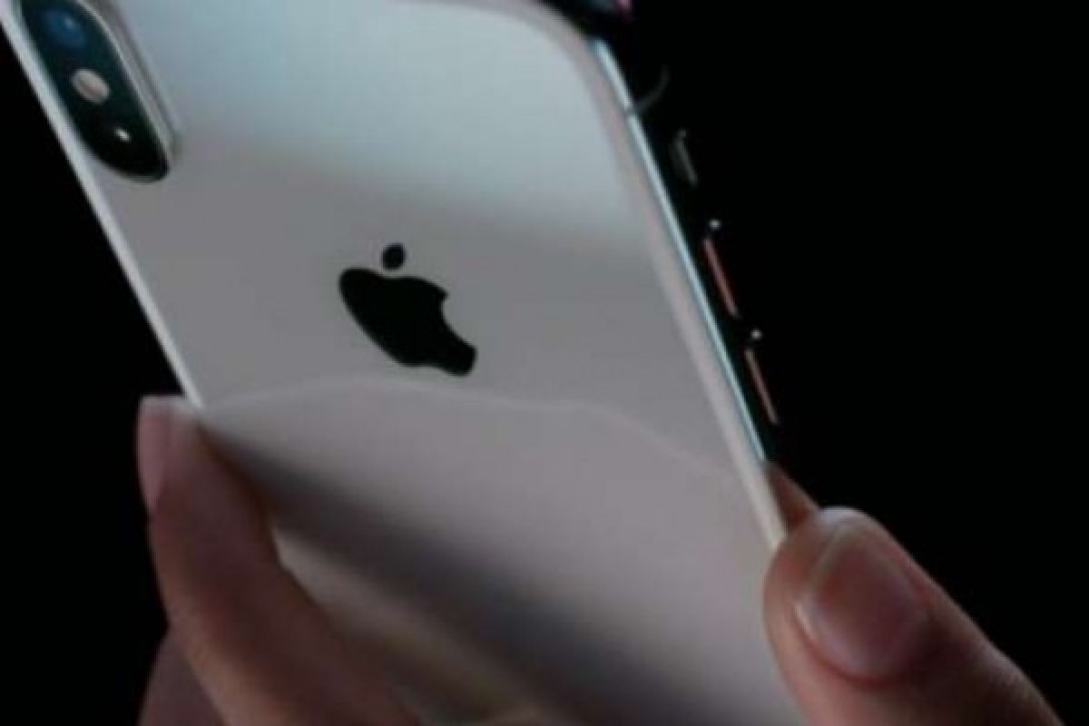 Kabarnya Tahun Depan iPhone Rilis Dua Ponsel Dengan Layar OLED