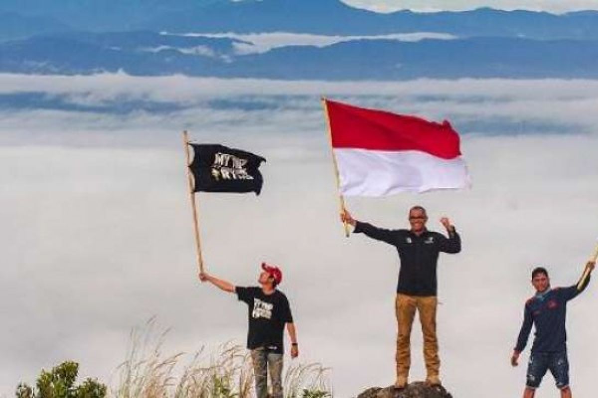 Sosok Hebat di Balik Samudra Awan Bukit Suligi