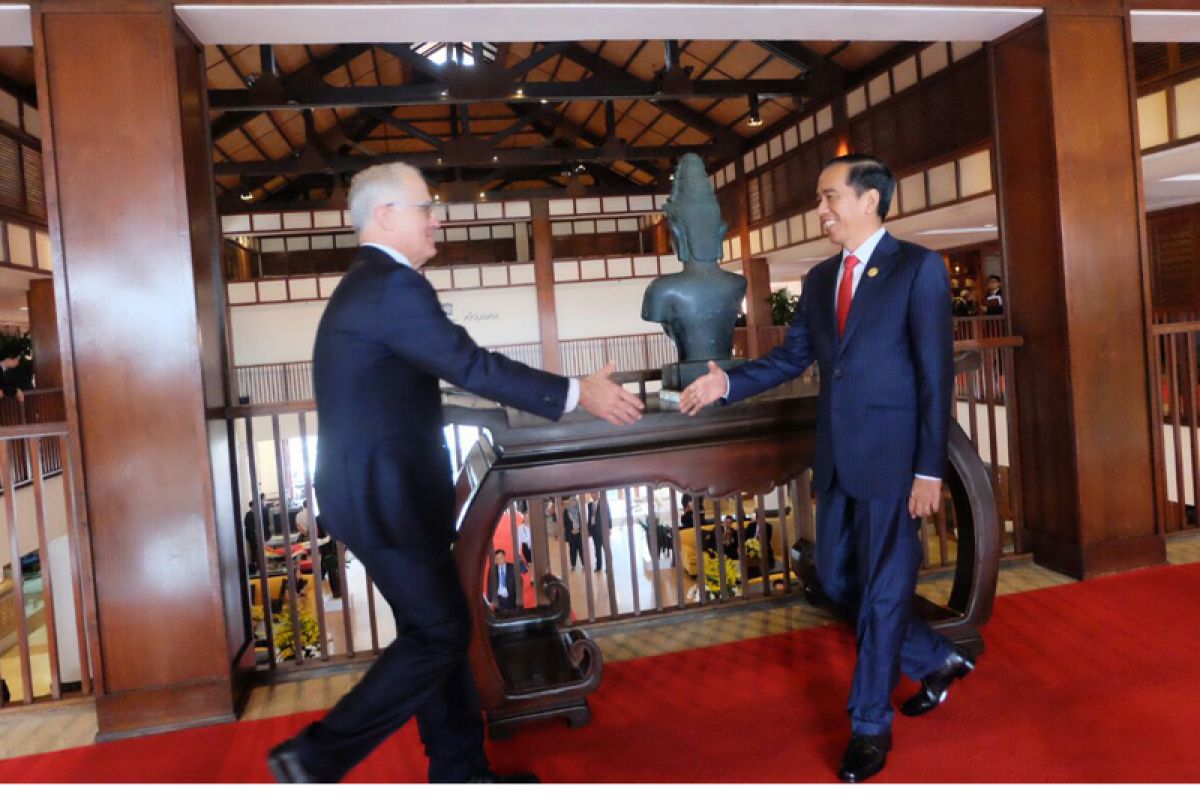 President Jokowi, Prime Minister Turnbull meet in Vietnam