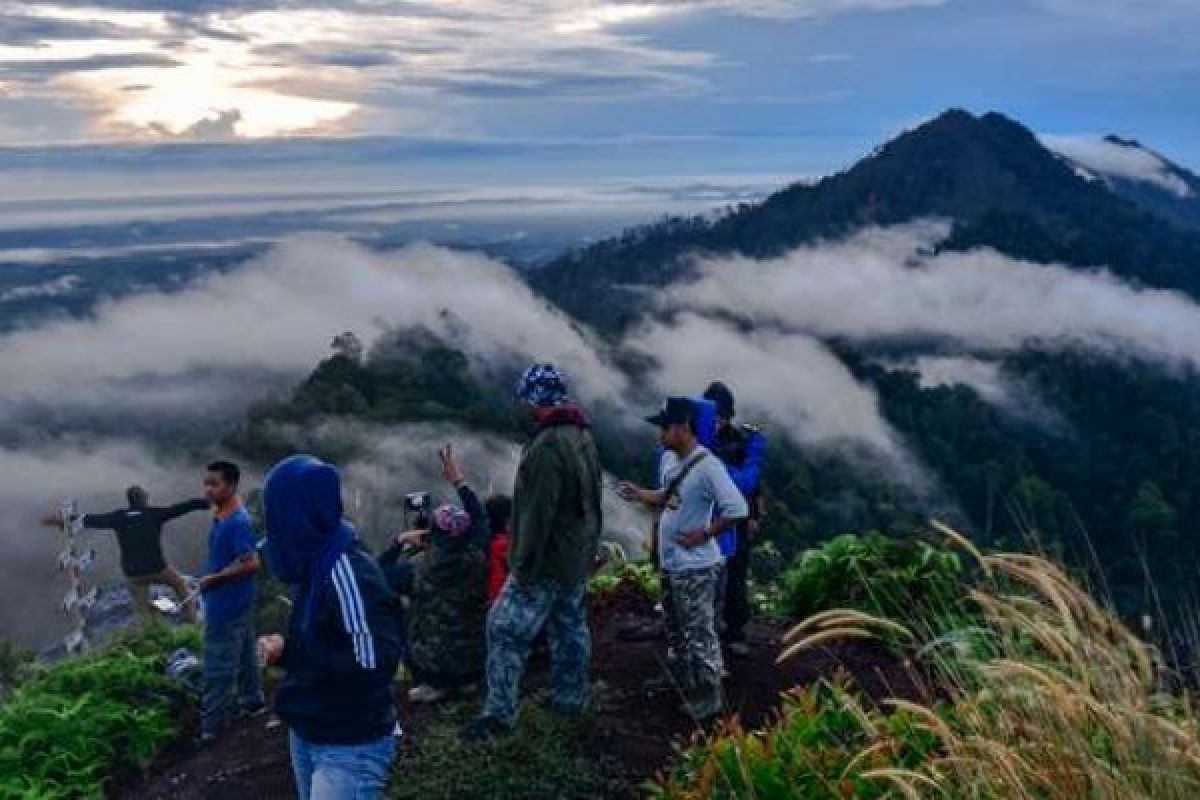 Uniknya Samudra Awan Potensi Wisata Bukit Suligi