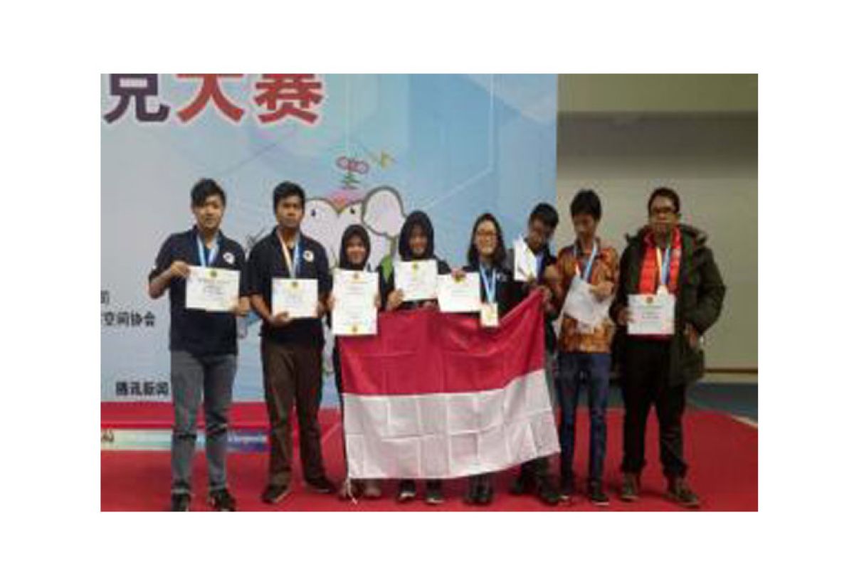 Tim Indonesia raih perak di olimpiade robot