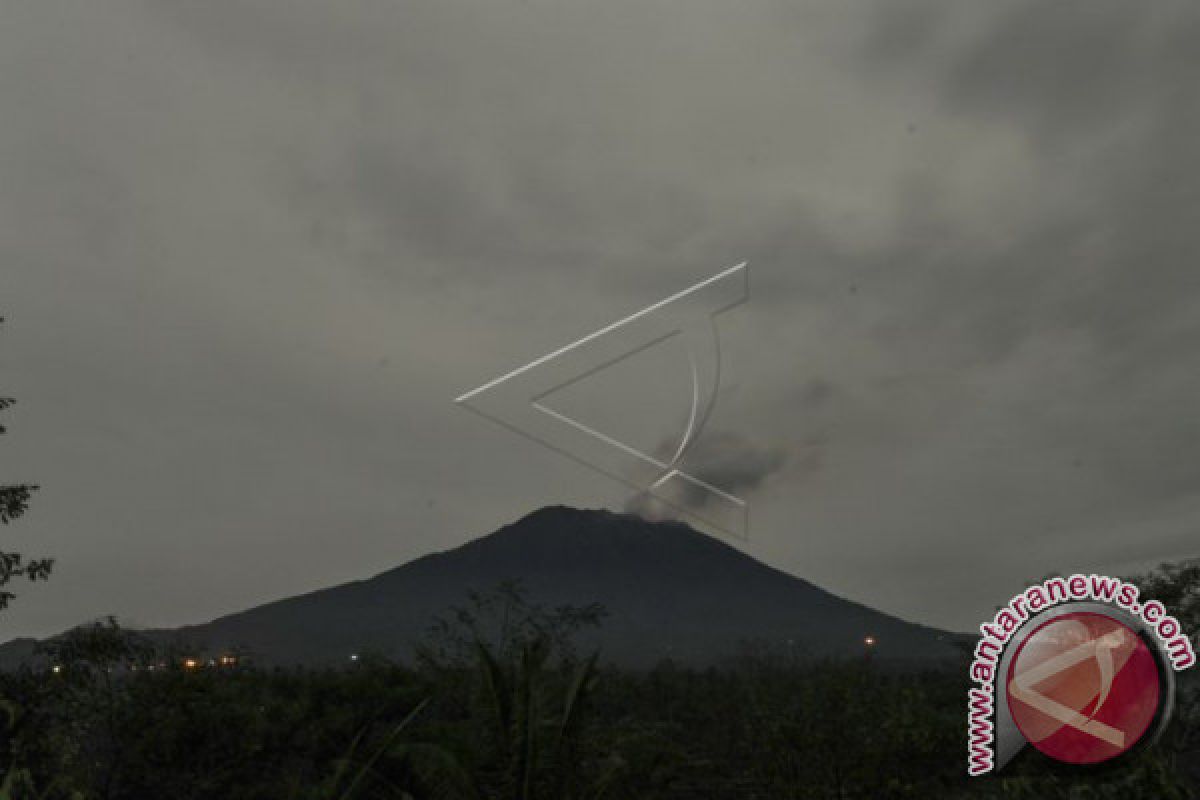 Deformasi Gunung Agung Alami Pengerutan