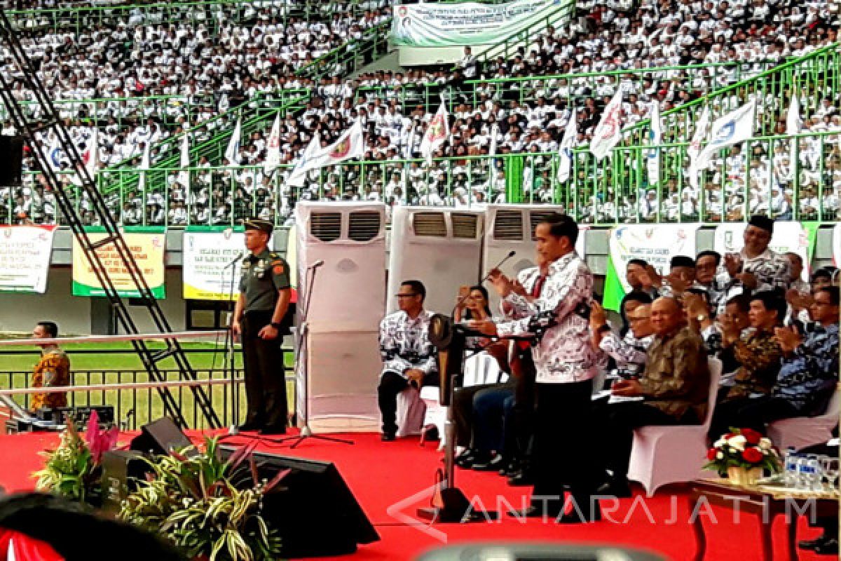 Presiden Akan Periksa Proses Pencairan Tunjangan Guru (Video)