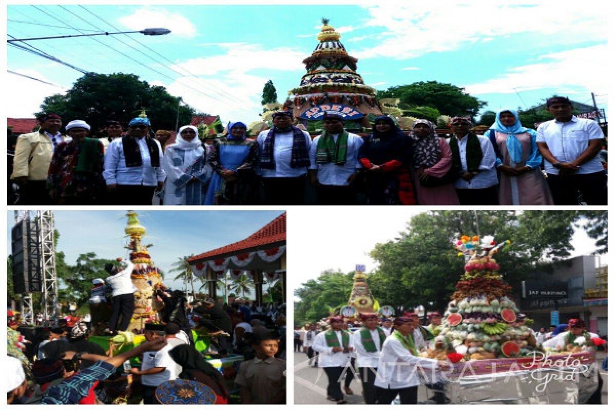 Sambut Maulid, Ribuan Umat Muslim Situbondo Gelar Kirab Budaya Ancak Agung (Video)