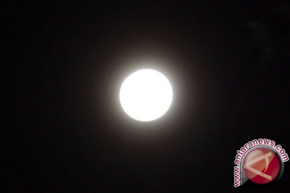   Super Moon Terjadi 3 Desember Malam