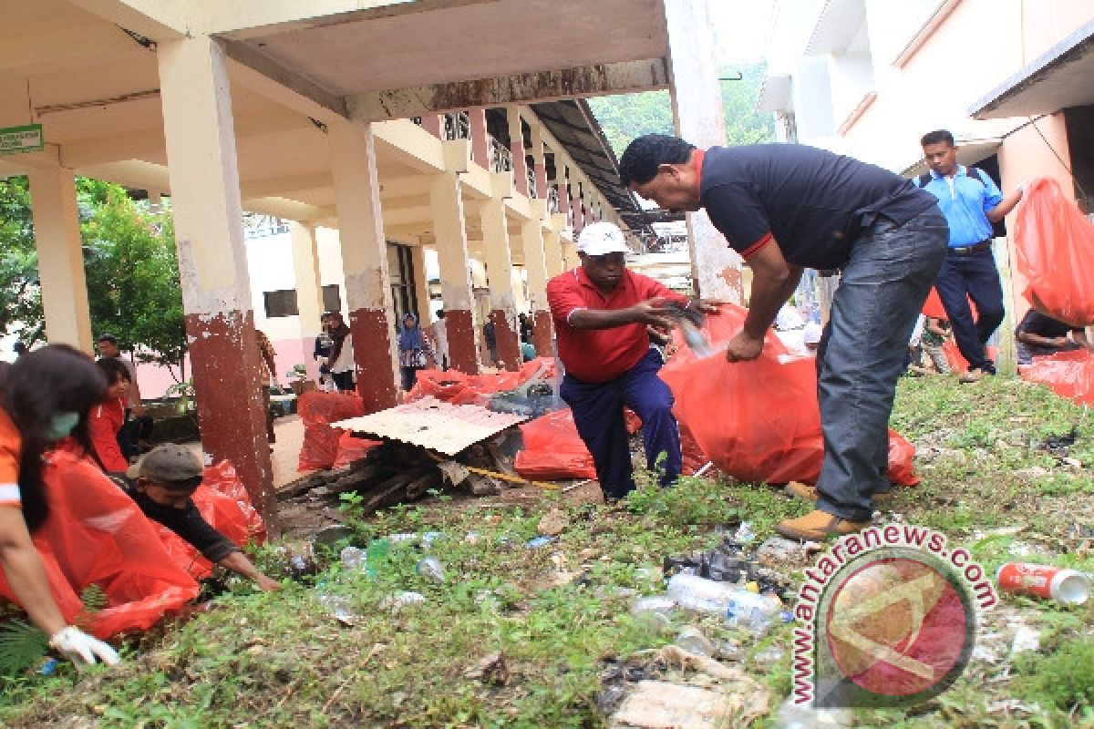 Kadinkes Papua ajak berbagai pihak bersihkan lingkungan RSUD Jayapura