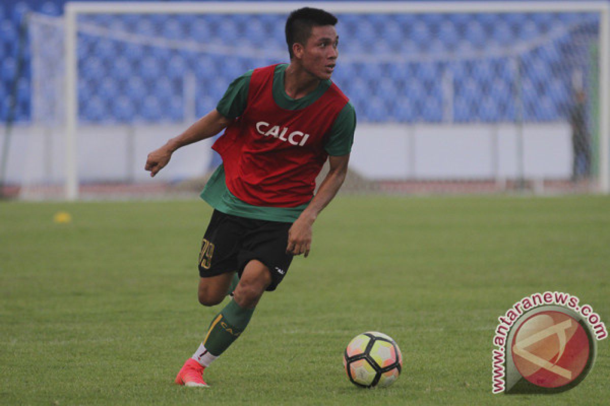 Persija resmi lepas Yogi Rahadian dan Yan Pieter