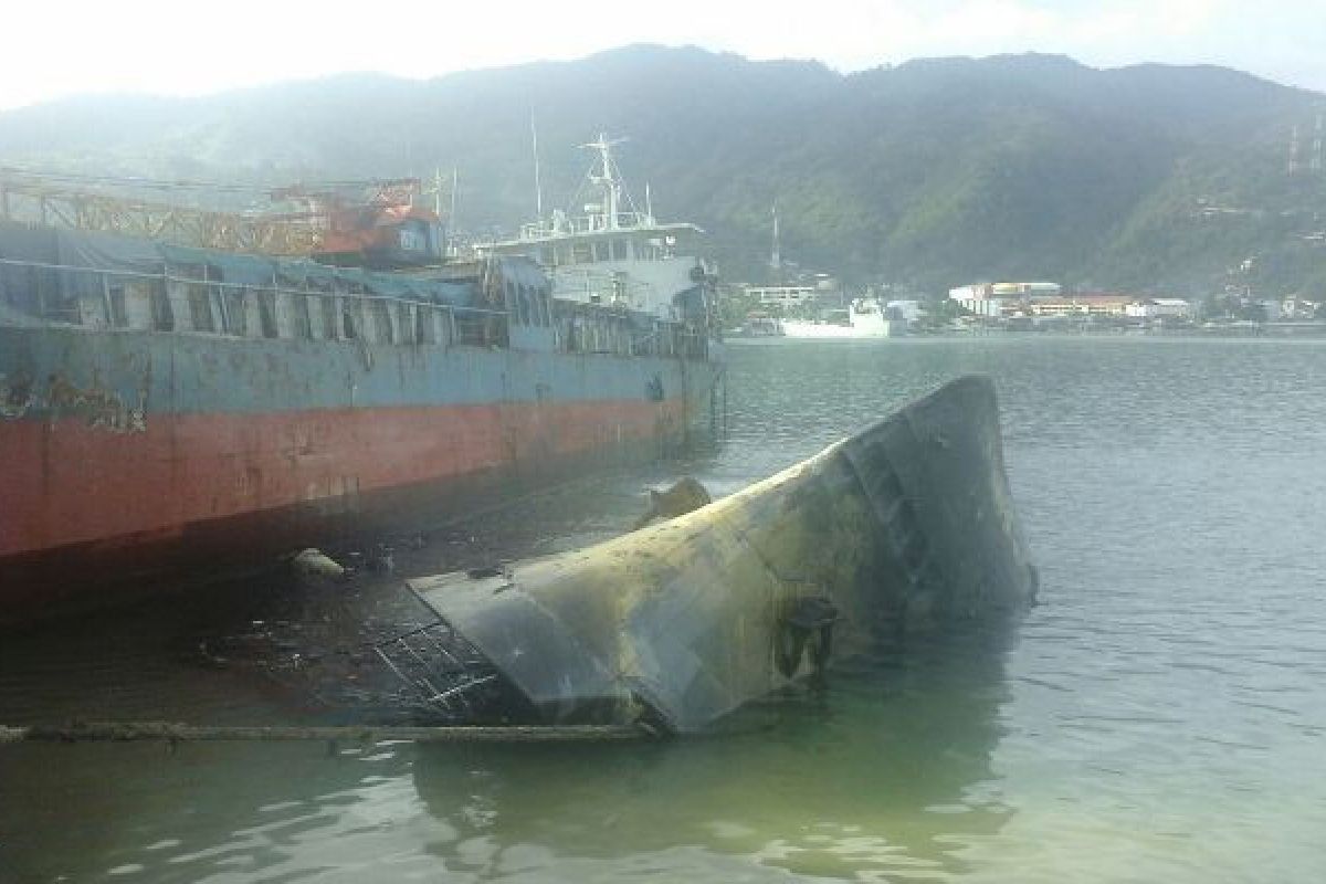 KM Papua Tiga milik Kemenhub tenggelam di Jayapura 