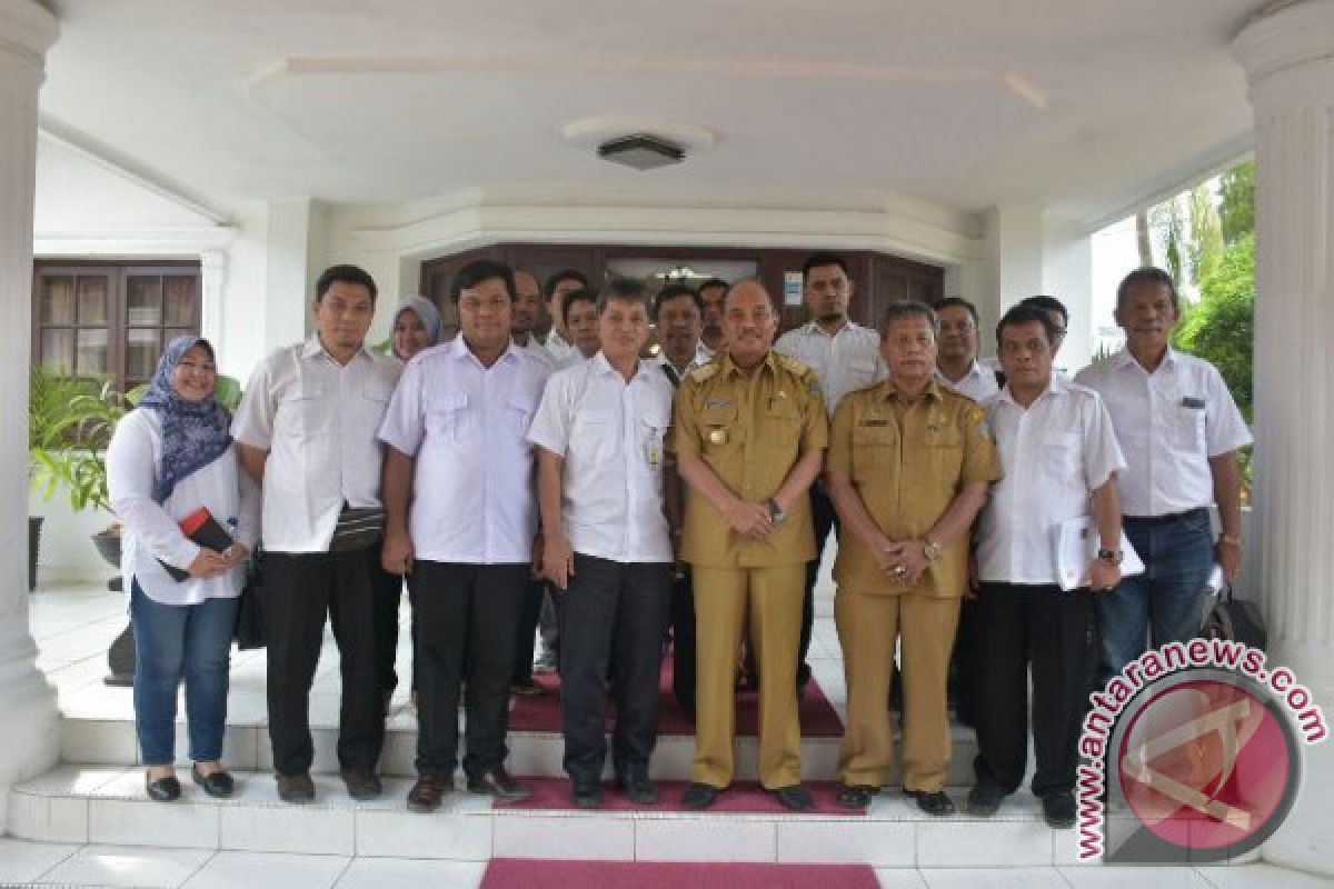 Tanggul  Jebol Akibat Banjir Segera Diperbaiki