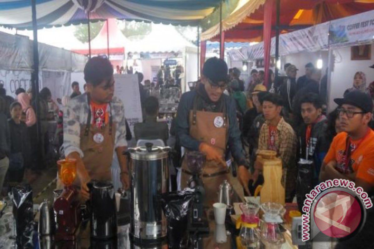 Coffee Fest Toba Diserbu Ribuan Pengunjung