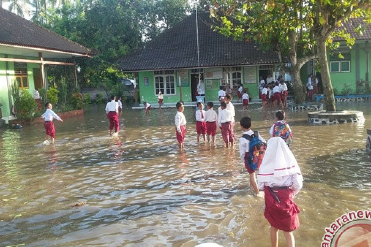 Banjir Akibat Hujan Lebat Rendam Wilayah Jembrana