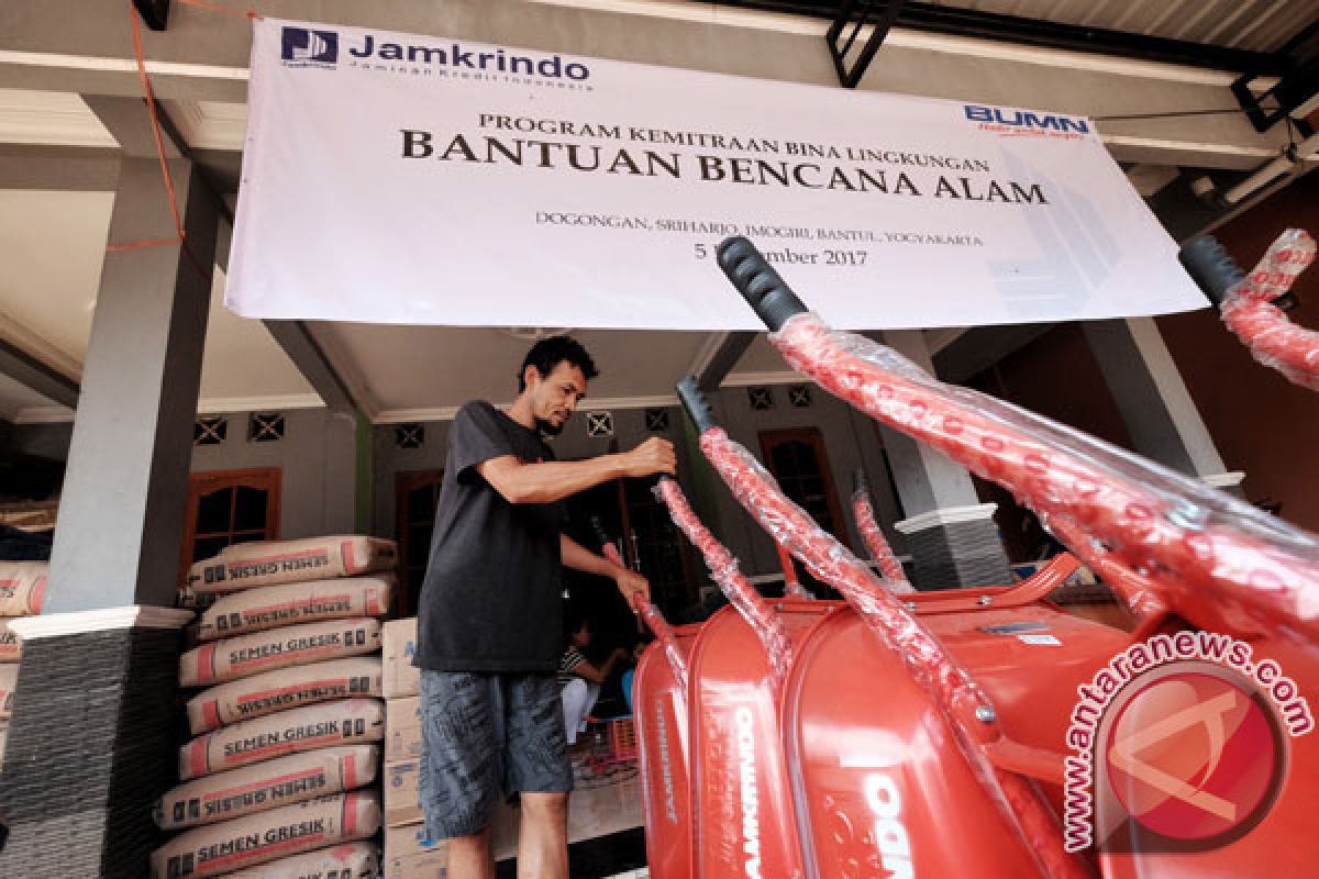 BPBD menyalurkan bantuan material korban puting beliung