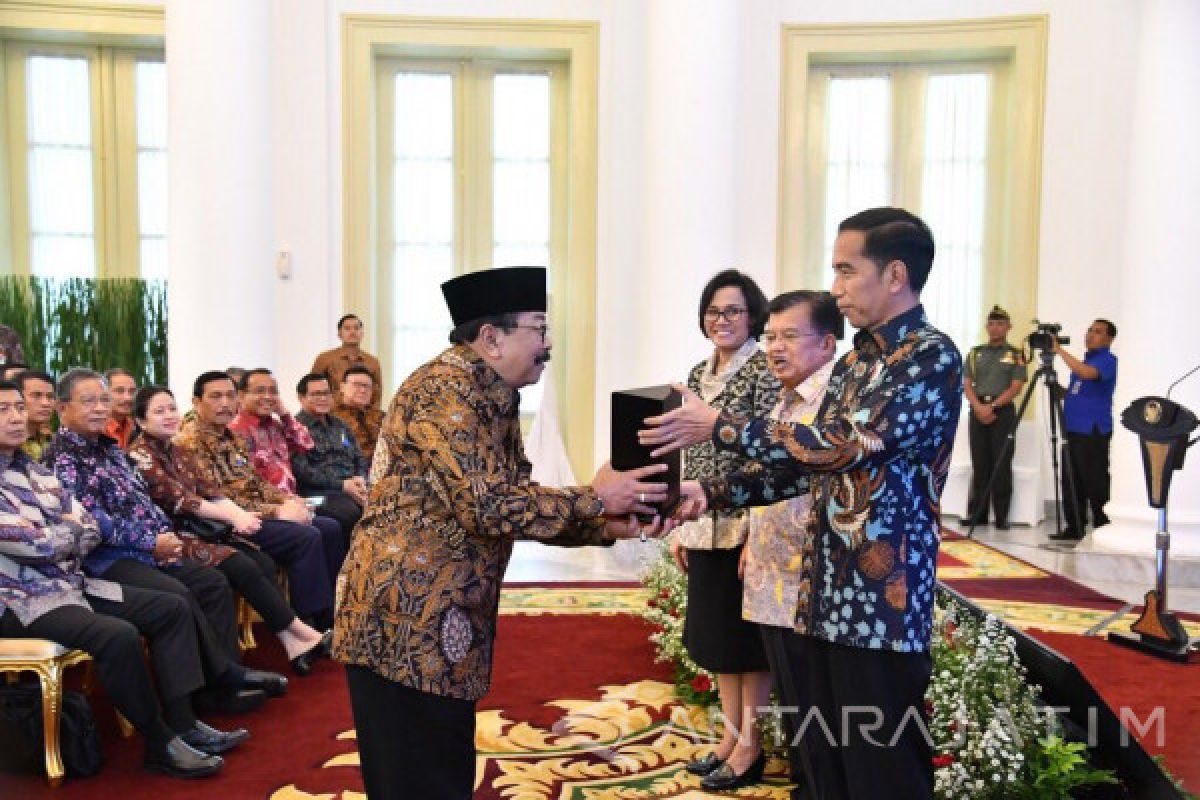 Jatim Borong 3 Penghargaan  Dana Rakca (Video)