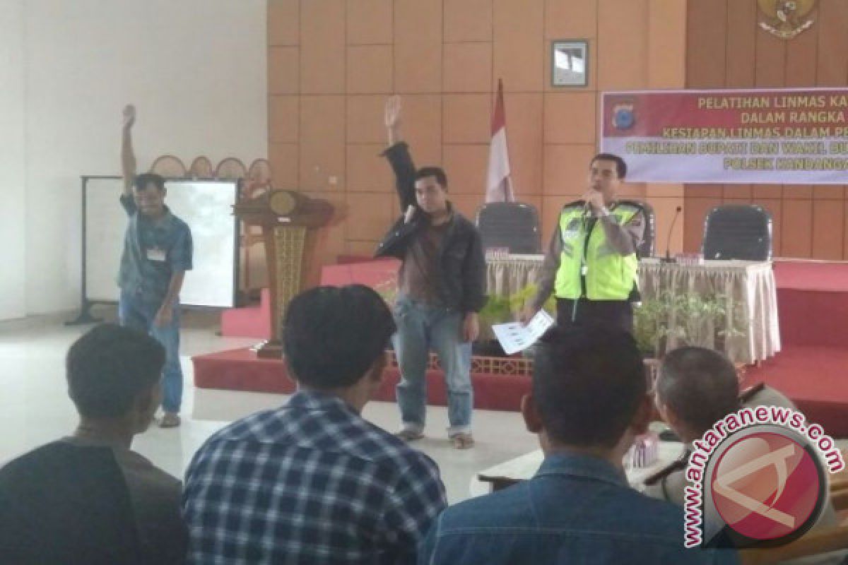 Polres HSS Gelar Pelatihan Linmas Jelang Pilkada