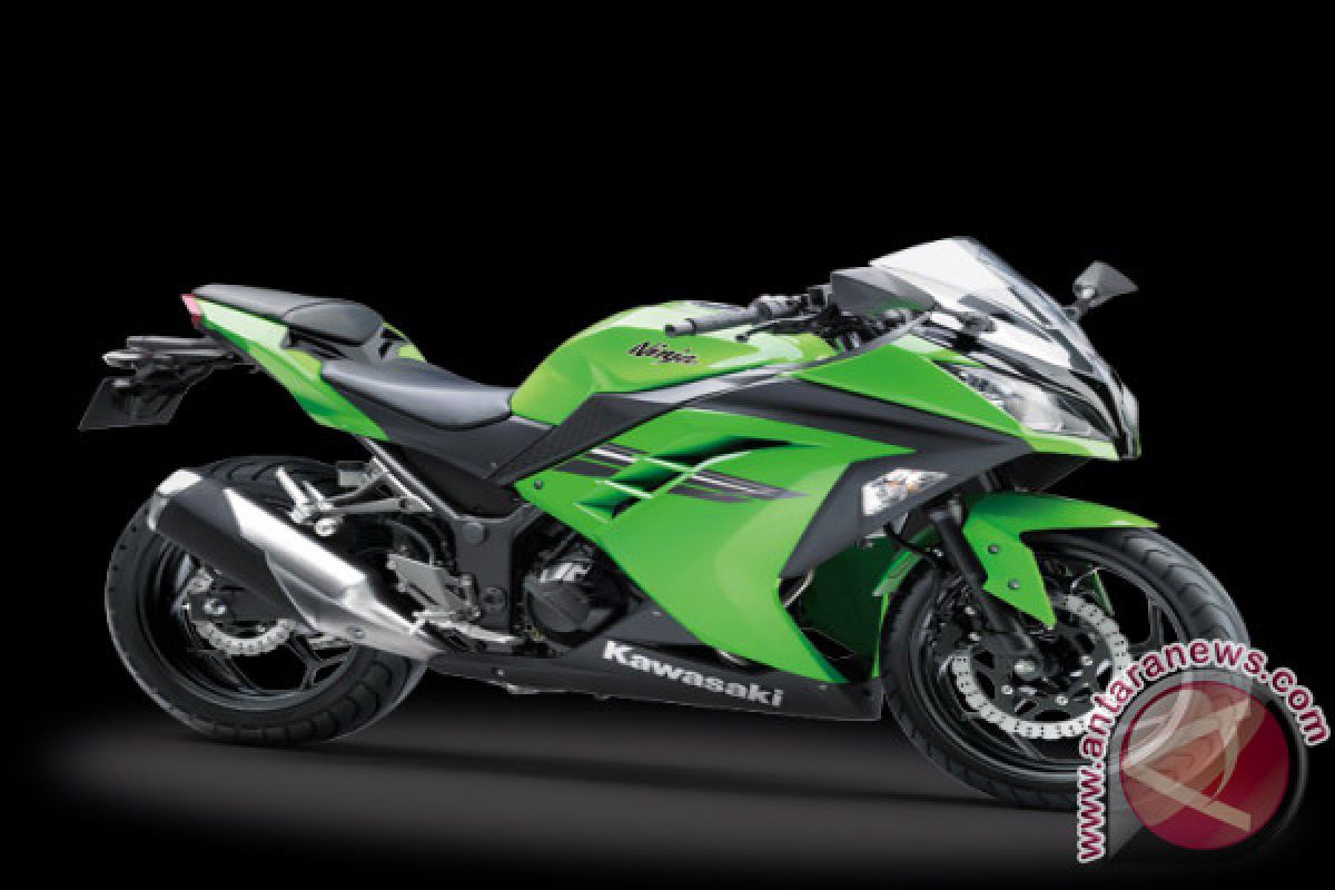 Kereen .. Kawasaki New Ninja 250 Menggeber di NTB