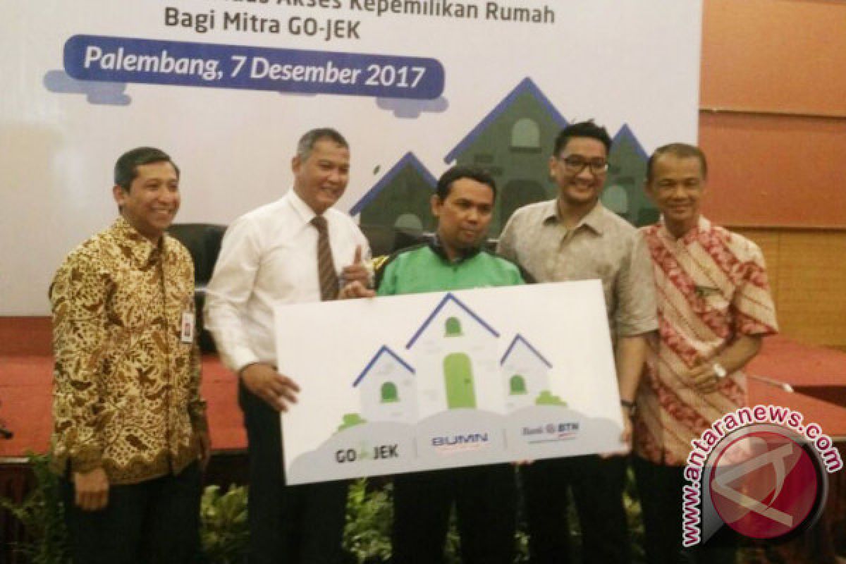 351 pengemudi Gojek sudah akad kredit rumah