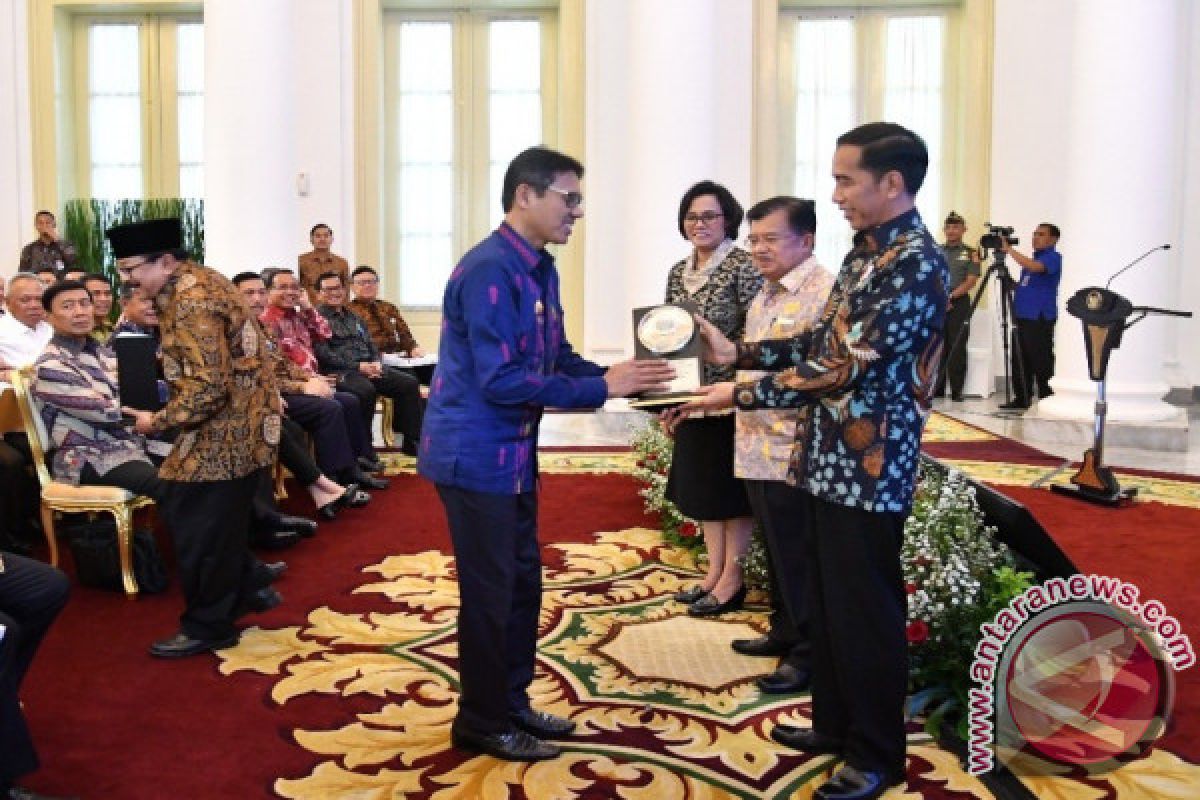 Kinerja Keuangan Baik, Pemprov Sumbar Kembali Terima Anugerah Dana Rakca