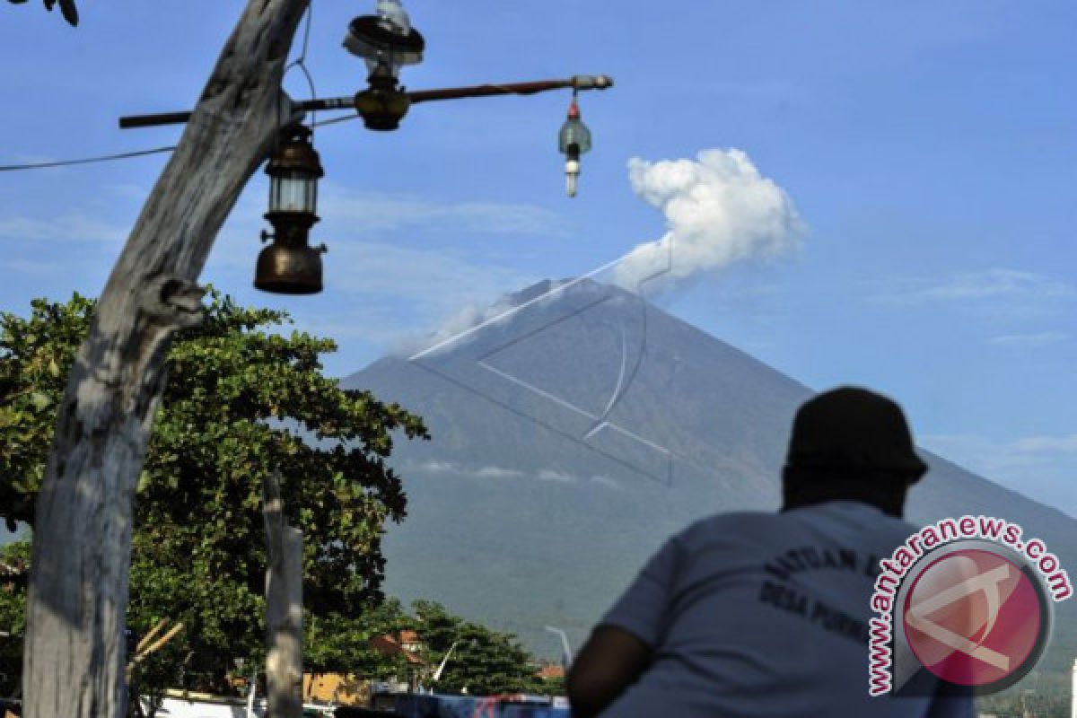 PVMBG: Pengisian Kubah Lava Gunung Agung Naik Tipis