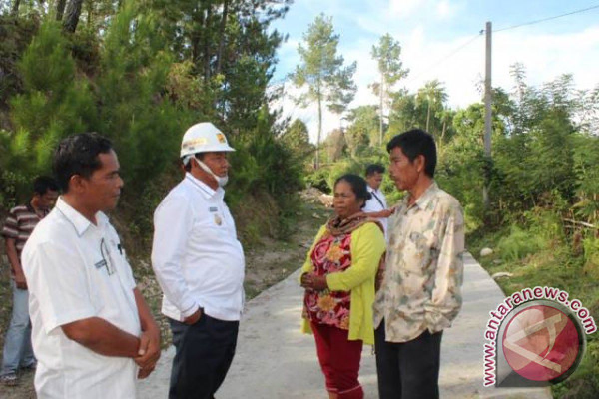 Bupati Samosir Tinjau Pelaksanaan Pembangunan Infrastruktur Palipi