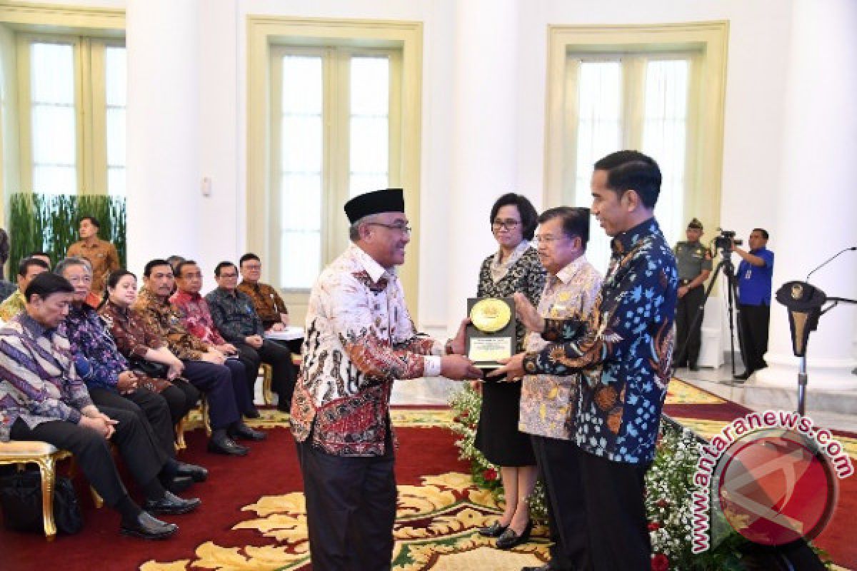 Wali Kota Depok Terima Anugrah Dana Rakca