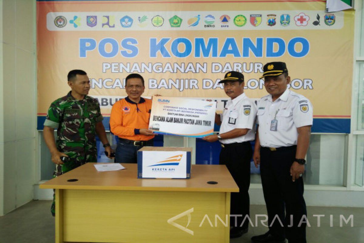 KAI Salurkan Bantuan Bagi Korban Bencana Pacitan