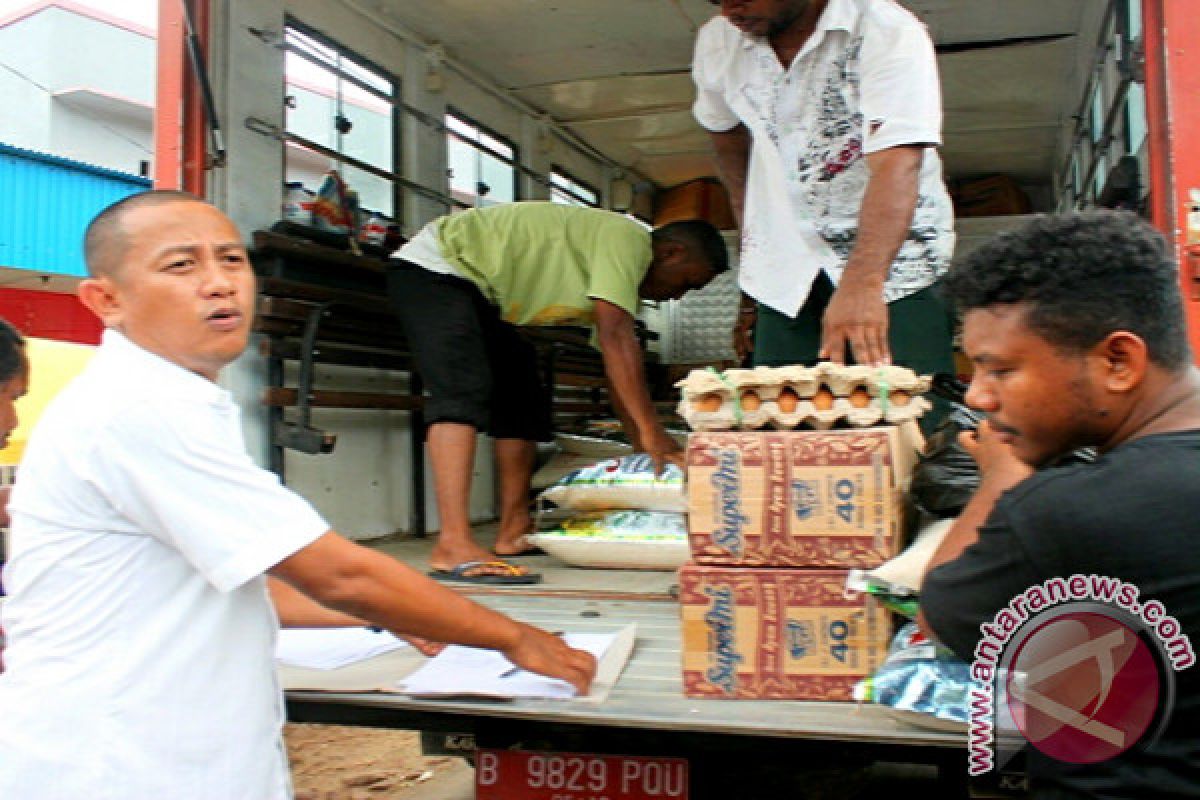 Pemkab Teluk Wondama salurkan bantuan bagi korban kebakaran