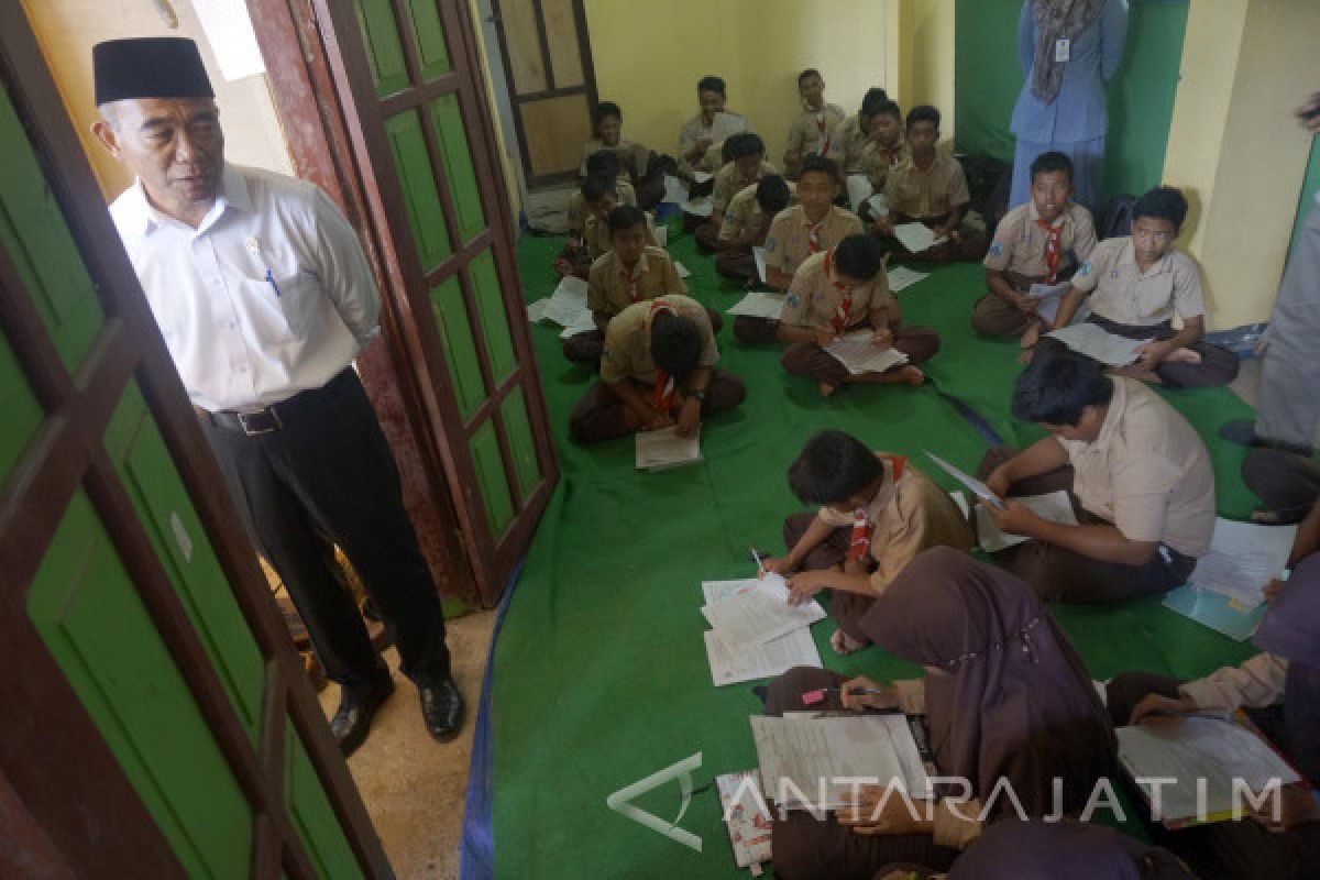 Terdampak Longsor Pacitan, Mendikbud Siapkan Gedung Sekolah Baru