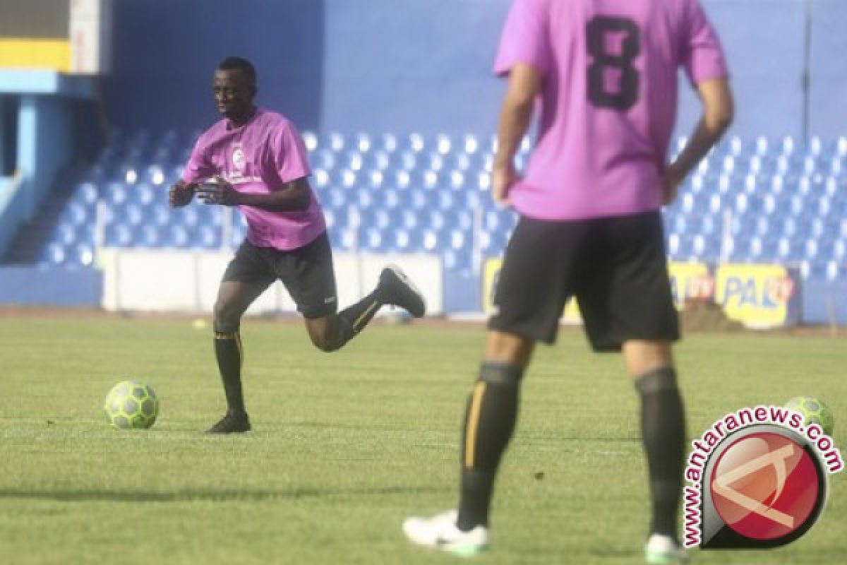 Konate boyong istri dari Mali sambut Ramadhan