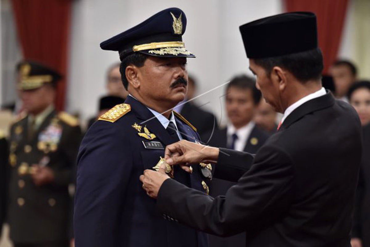 Presiden Lantik Hadi Tjahjanto Panglima TNI
